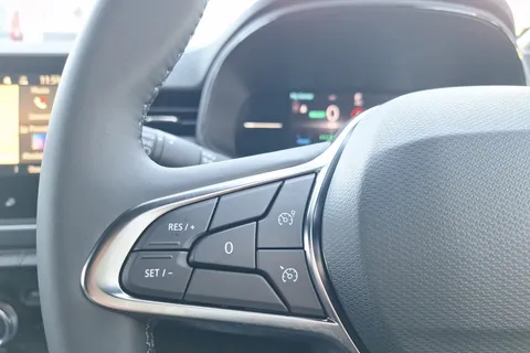 BG75OHJ Renault Clio 1.6 E-TECH full hybrid 145 Techno 5dr Auto Thumbnail #40