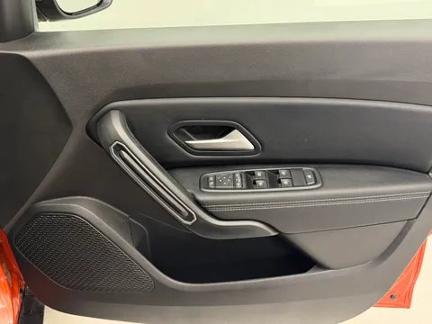 DY73NZJ Dacia Duster 1.3 TCe 130 Journey 5dr Thumbnail #17