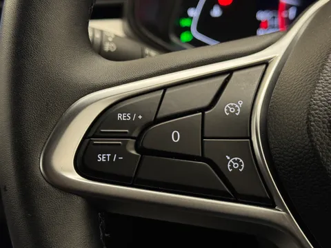 DP72HAO Renault Clio 1.0 TCe 90 SE Edition 5dr Thumbnail #20