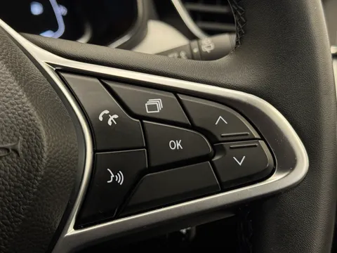 DP72HAO Renault Clio 1.0 TCe 90 SE Edition 5dr Thumbnail #21