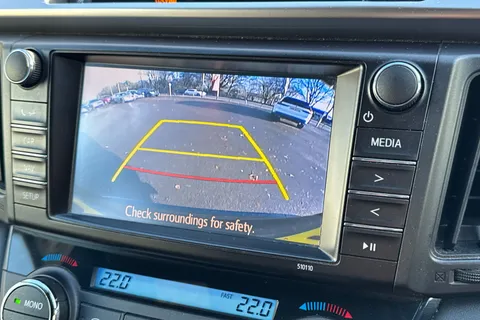 DY67WOA Toyota RAV4 2.0 D-4D Icon 5dr [Nav] 2WD Thumbnail #15