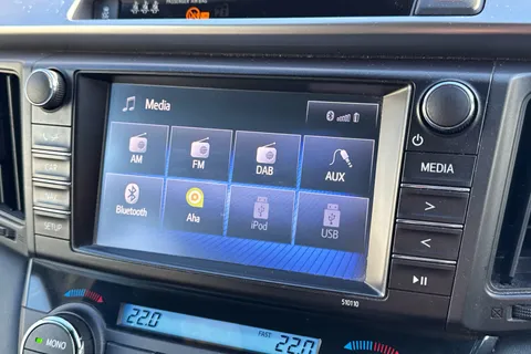 DY67WOA Toyota RAV4 2.0 D-4D Icon 5dr [Nav] 2WD Thumbnail #17