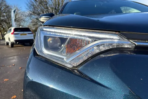 DY67WOA Toyota RAV4 2.0 D-4D Icon 5dr [Nav] 2WD Thumbnail #27