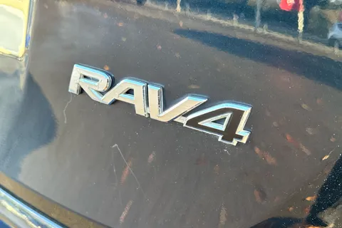 DY67WOA Toyota RAV4 2.0 D-4D Icon 5dr [Nav] 2WD Thumbnail #35