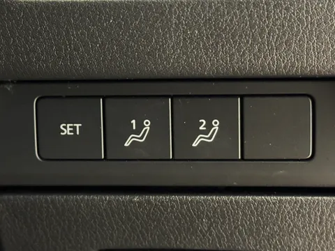 DY22XBV Mazda Mazda3 2.0 e-Skyactiv G MHEV GT Sport Edition 5dr Thumbnail #25