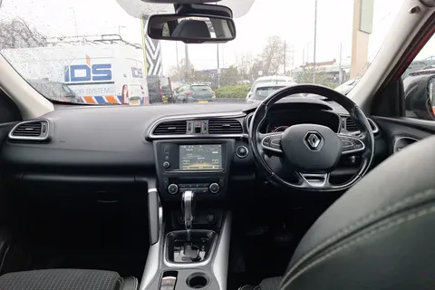 PE18XUD Renault Kadjar 1.2 TCE Signature Nav 5dr EDC Thumbnail #4