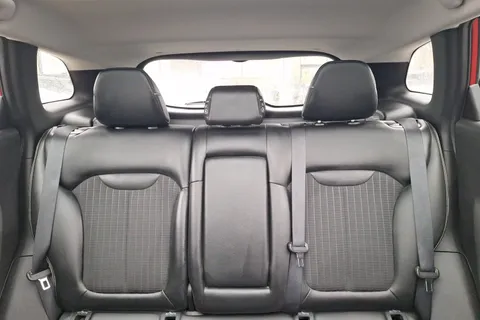 PE18XUD Renault Kadjar 1.2 TCE Signature Nav 5dr EDC Thumbnail #11