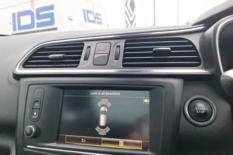 PE18XUD Renault Kadjar 1.2 TCE Signature Nav 5dr EDC Thumbnail #17