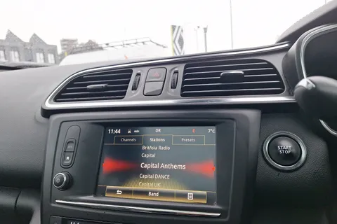 PE18XUD Renault Kadjar 1.2 TCE Signature Nav 5dr EDC Thumbnail #19