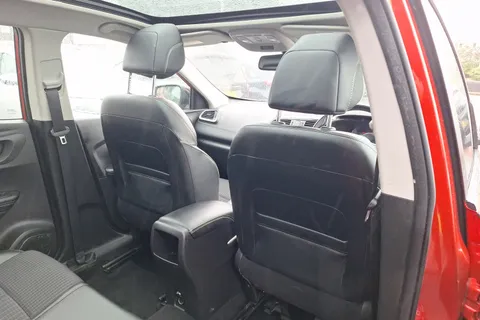 PE18XUD Renault Kadjar 1.2 TCE Signature Nav 5dr EDC Thumbnail #21