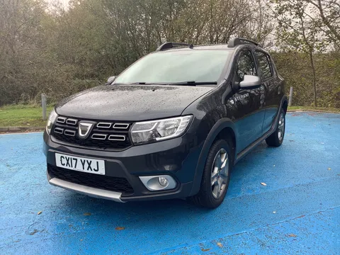CX17YXJ Dacia Sandero Stepway 1.5 dCi Laureate 5dr Thumbnail #1