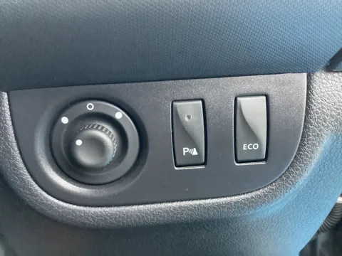 CX17YXJ Dacia Sandero Stepway 1.5 dCi Laureate 5dr Thumbnail #24