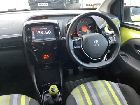 OY20KFP Peugeot 108 1.0 72 Collection 5dr Thumbnail #2