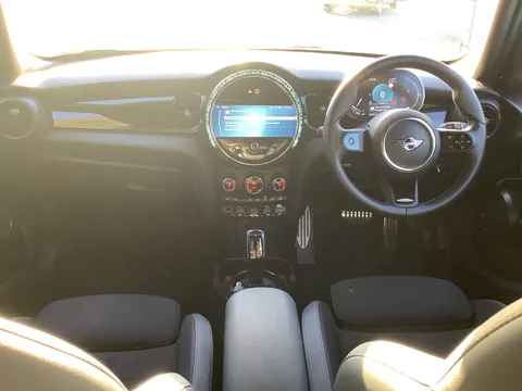 MJ73FZB Mini Hatchback 1.5 Cooper Sport 3dr Auto Thumbnail #18