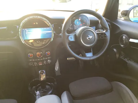 MJ73FZB Mini Hatchback 1.5 Cooper Sport 3dr Auto Thumbnail #19