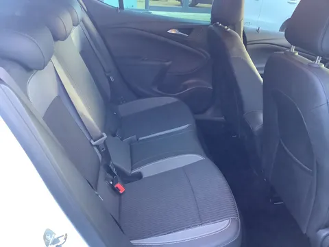 VF21CFZ Vauxhall Astra 1.2 Turbo 145 Griffin Edition 5dr Thumbnail #13