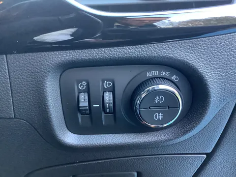 VF21CFZ Vauxhall Astra 1.2 Turbo 145 Griffin Edition 5dr Thumbnail #31