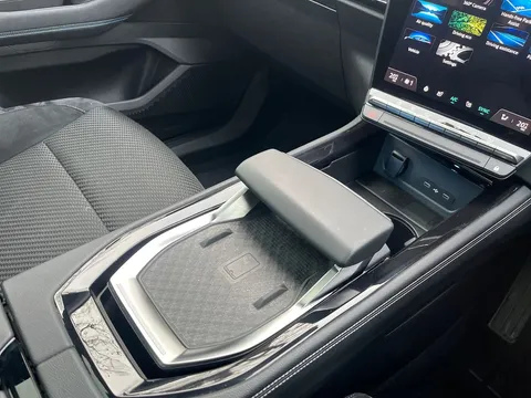 BT73FLD Renault Austral E-Tech FHEV Iconic Esprit Alpine 5dr Auto 4C Thumbnail #18