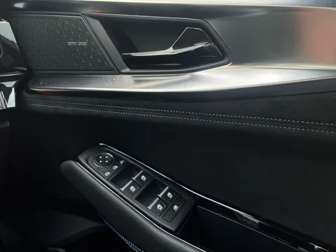 BT73FLD Renault Austral E-Tech FHEV Iconic Esprit Alpine 5dr Auto 4C Thumbnail #15