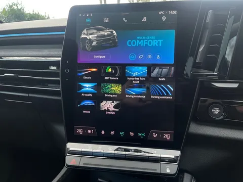 BT73FLD Renault Austral E-Tech FHEV Iconic Esprit Alpine 5dr Auto 4C Thumbnail #11