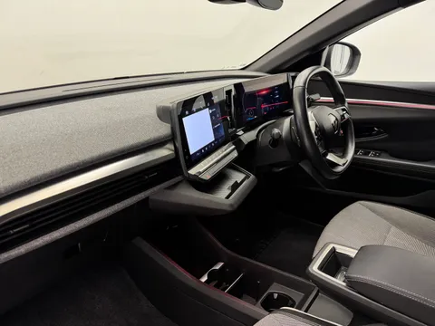 MT23KZB Renault Megane E-Tech EV60 160kW Techno 60kWh Optimum Charge 5dr Auto Thumbnail #12