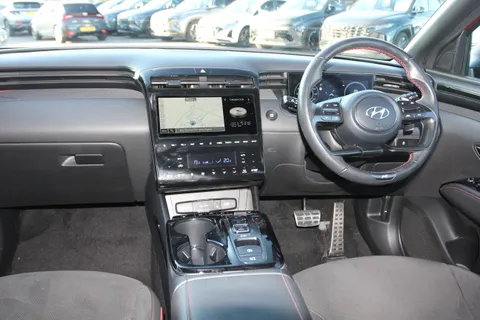 DF22DRZ Hyundai Tucson 1.6 TGDi Hybrid 230 N Line 5dr 2WD Auto Thumbnail #16