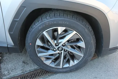 DH23LFU Hyundai Tucson 1.6 TGDi 48V MHD Premium 5dr 2WD DCT Thumbnail #11