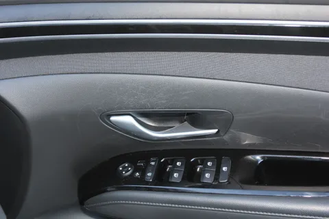 DH23LFU Hyundai Tucson 1.6 TGDi 48V MHD Premium 5dr 2WD DCT Thumbnail #18