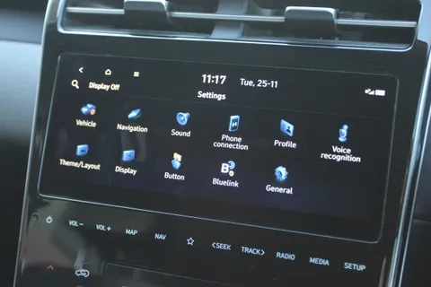 DH23LFU Hyundai Tucson 1.6 TGDi 48V MHD Premium 5dr 2WD DCT Thumbnail #33