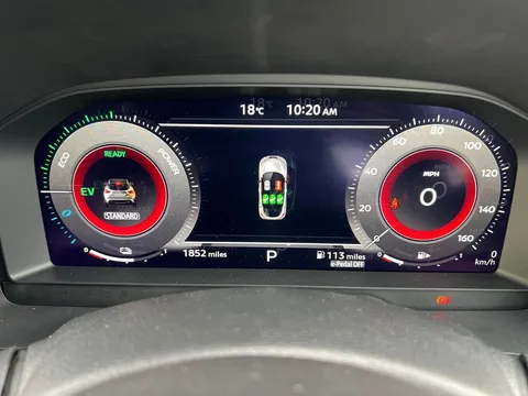 OY74YHW Nissan Juke 1.6 Hybrid N-Connecta 5dr Auto Thumbnail #13