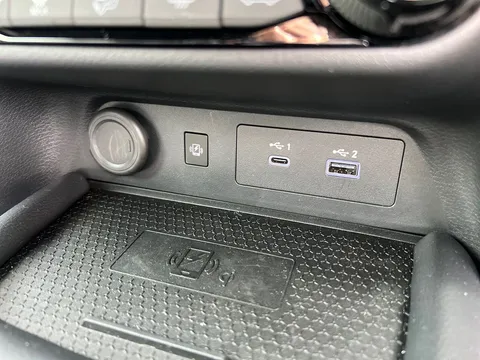 OY74YHW Nissan Juke 1.6 Hybrid N-Connecta 5dr Auto Thumbnail #25