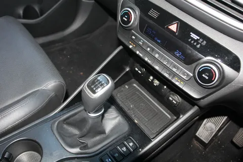 LL19LHC Hyundai Tucson 1.6 TGDi 177 Premium 5dr 2WD Thumbnail #28