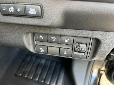 ST22JWW Nissan LEAF 110kW Tekna 40kWh 5dr Auto Thumbnail #22