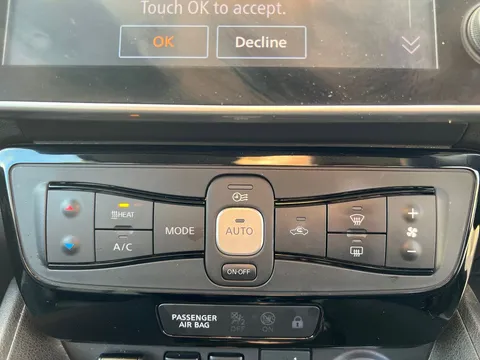 ST22JWW Nissan LEAF 110kW Tekna 40kWh 5dr Auto Thumbnail #24