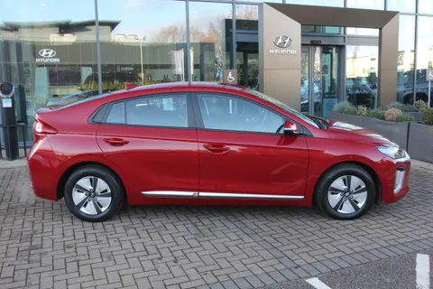 AO22VUT Hyundai Ioniq 1.6 GDi Hybrid SE Connect 5dr DCT Thumbnail #5