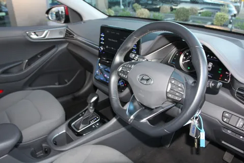 AO22VUT Hyundai Ioniq 1.6 GDi Hybrid SE Connect 5dr DCT Thumbnail #10