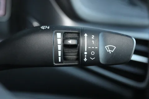 AO22VUT Hyundai Ioniq 1.6 GDi Hybrid SE Connect 5dr DCT Thumbnail #25