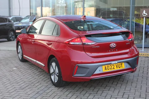 AO22VUT Hyundai Ioniq 1.6 GDi Hybrid SE Connect 5dr DCT Thumbnail #4