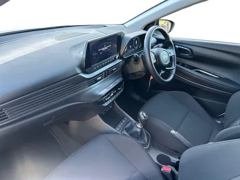 EA25SZR Hyundai i20 1.0T GDi Premium 5dr Thumbnail #4