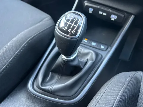 EA25SZR Hyundai i20 1.0T GDi Premium 5dr Thumbnail #13