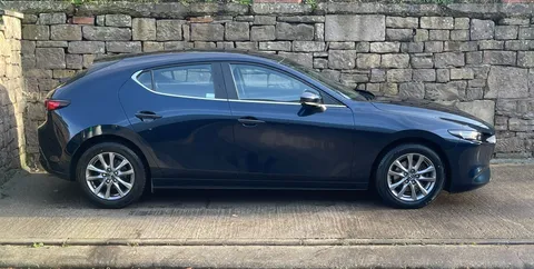 LG22WEC Mazda Mazda3 2.0 e-Skyactiv X MHEV [186] SE-L Lux 5dr Thumbnail #3