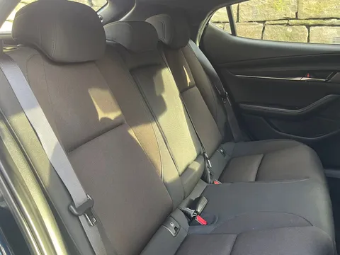 LG22WEC Mazda Mazda3 2.0 e-Skyactiv X MHEV [186] SE-L Lux 5dr Thumbnail #18