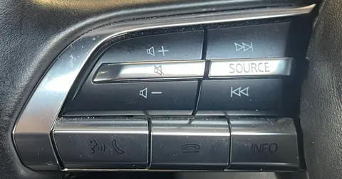 LG22WEC Mazda Mazda3 2.0 e-Skyactiv X MHEV [186] SE-L Lux 5dr Thumbnail #20