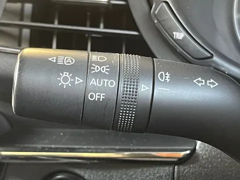 LG22WEC Mazda Mazda3 2.0 e-Skyactiv X MHEV [186] SE-L Lux 5dr Thumbnail #22