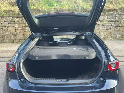 LG22WEC Mazda Mazda3 2.0 e-Skyactiv X MHEV [186] SE-L Lux 5dr Thumbnail #27