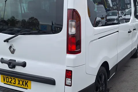 VO23XXK Renault Trafic LL30 Blue dCi 150 Start 9 Seater EDC Thumbnail #26