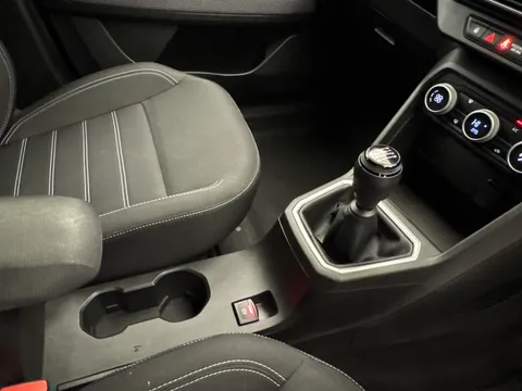 DY23BEO Dacia Jogger 1.0 TCe Expression 5dr Thumbnail #15