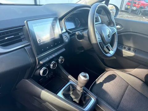 BK22FMC Renault Captur 1.0 TCE 90 S Edition 5dr Thumbnail #16