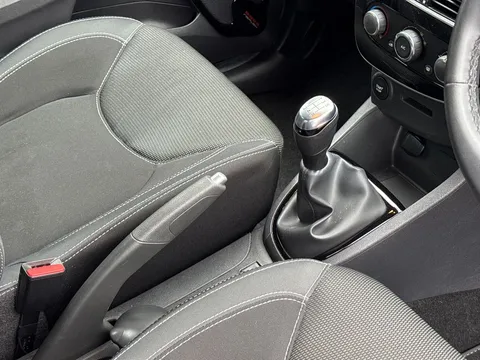 BL68TWJ Renault Clio 0.9 TCE 90 Iconic 5dr Thumbnail #8