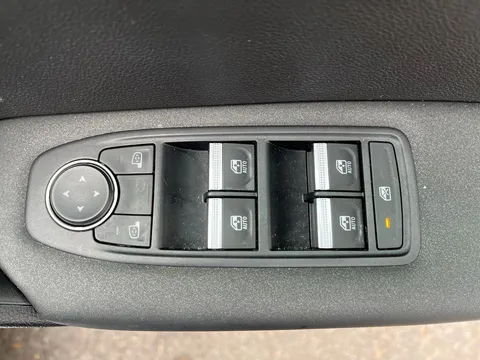 BD74XZZ Renault Captur 1.6 E-Tech Full Hybrid 145 Evolution 5dr Auto Thumbnail #19